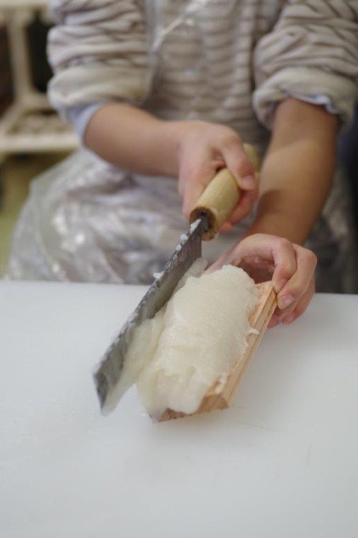 画像：焼き抜きかまぼこ職人体験